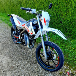 Moto Rieju kit low blanche