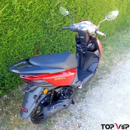 Scooter neuf moyen de gamme 2200 euros Tnt Motor Dixon 12 pouces