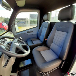 Camion Kerry Plus sans permis neuf avec bandes réfléchissantes et gyrophare