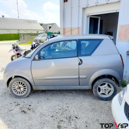 Voitures sans permis pas chères 4000 euros Aixam A741 grise à réparer