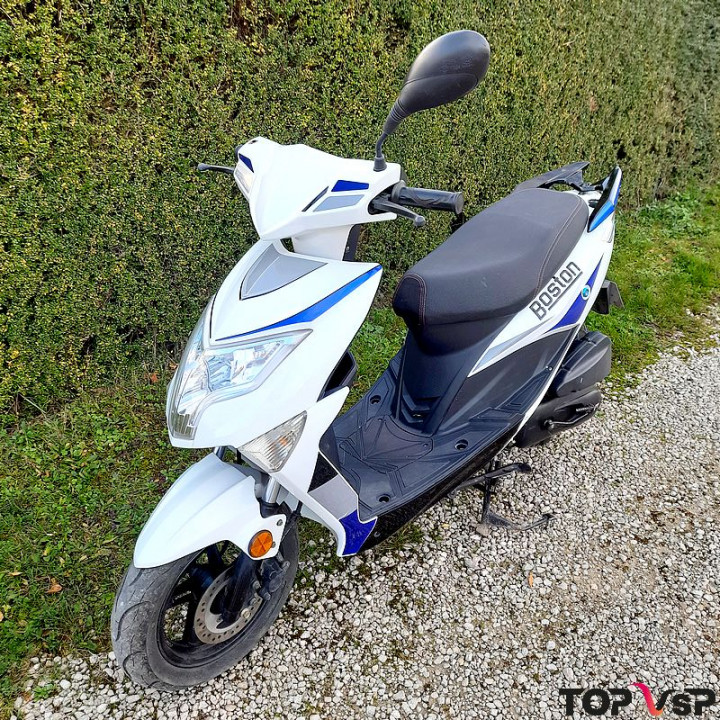 Scooter TNT Boston 50 cc d'occasion blanc bleu