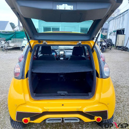 Le plus grand coffre de voiture sans permis - Casalini 550 Trofeo Sport Yellow Vegas