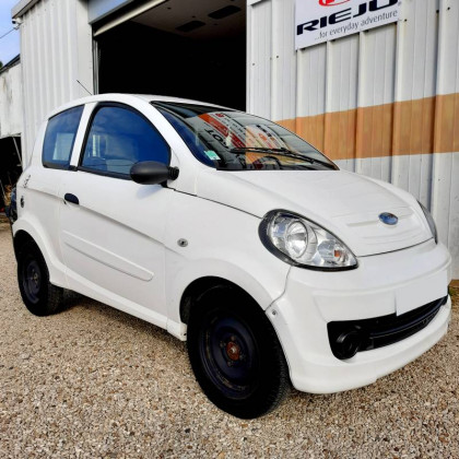 Microcar mgo 1 d'occasion blanche