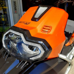 Scooter du futur 50 cc TNT Escape orange