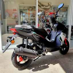 Garage scooters Loury Top VSP