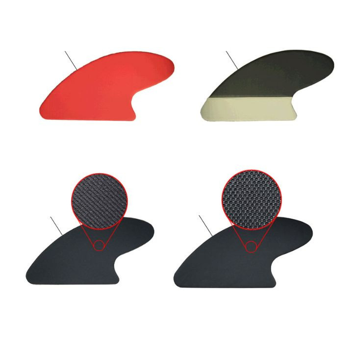 Porte : rouge / noir et blanc / noair /noir